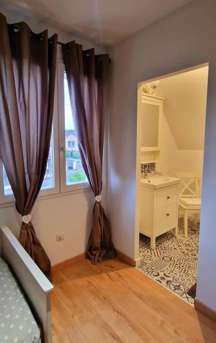 Appartement Charmant Et Spacieux Auxerre Esterno foto